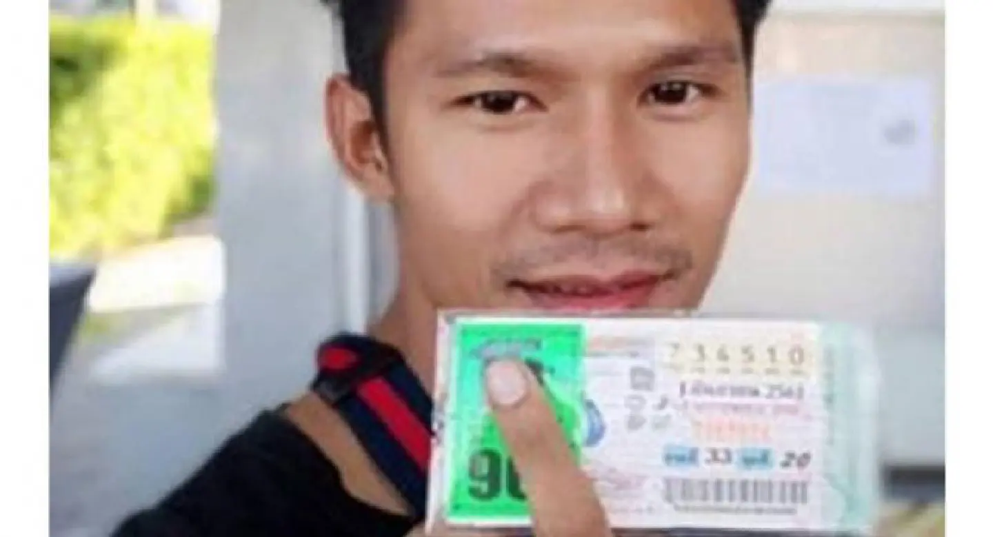 Lottery tickets purchased at last minute score a Bt90-millon win Lottery tickets purchased at last minute score a Bt90-millon win