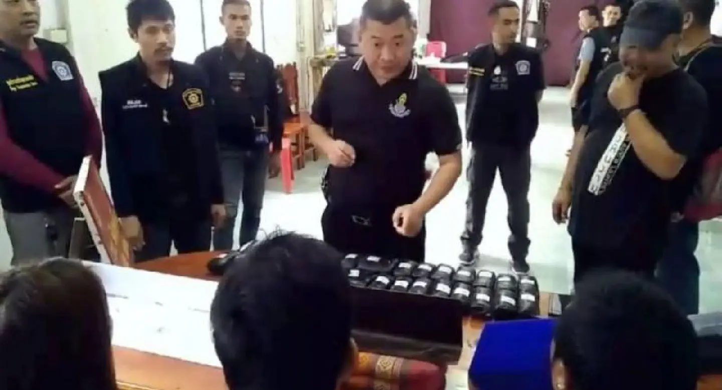 Ubon Ratchathani car chase ends in seizure of 90,000 meth pills