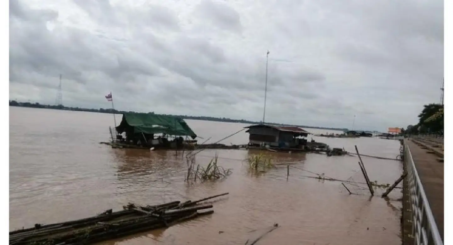 Serious flood warning along major rivers