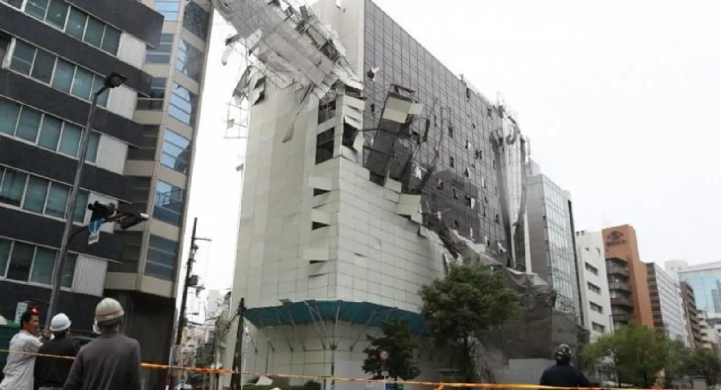 Latest : Powerful typhoon kills 9, shutters airport in Japan