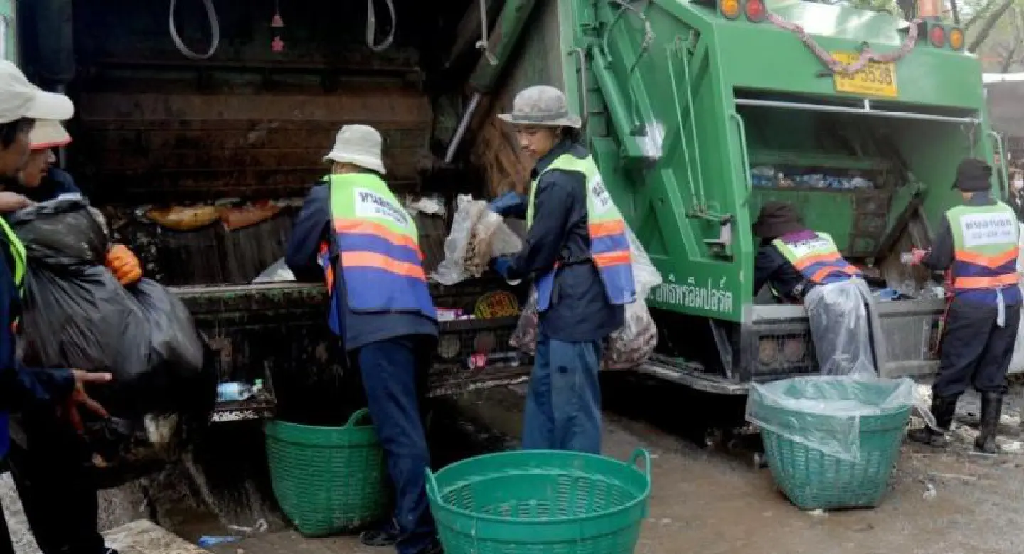 BMA plans to raise garbage collection fee from Bt20 to Bt80 per month