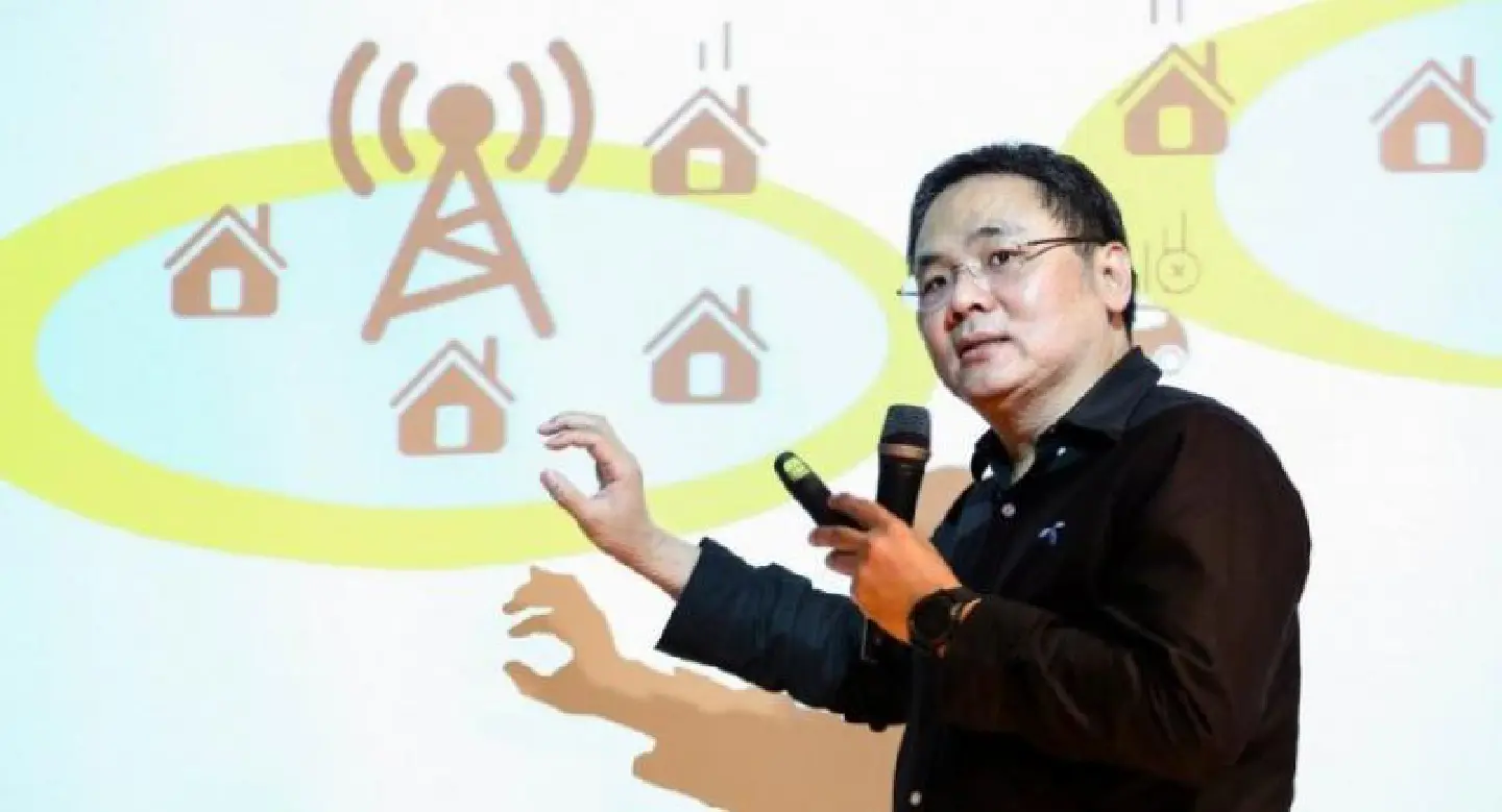 Row over spectrum set to hit 1m DTAC subscribers Row over spectrum set to hit 1m DTAC subscribers