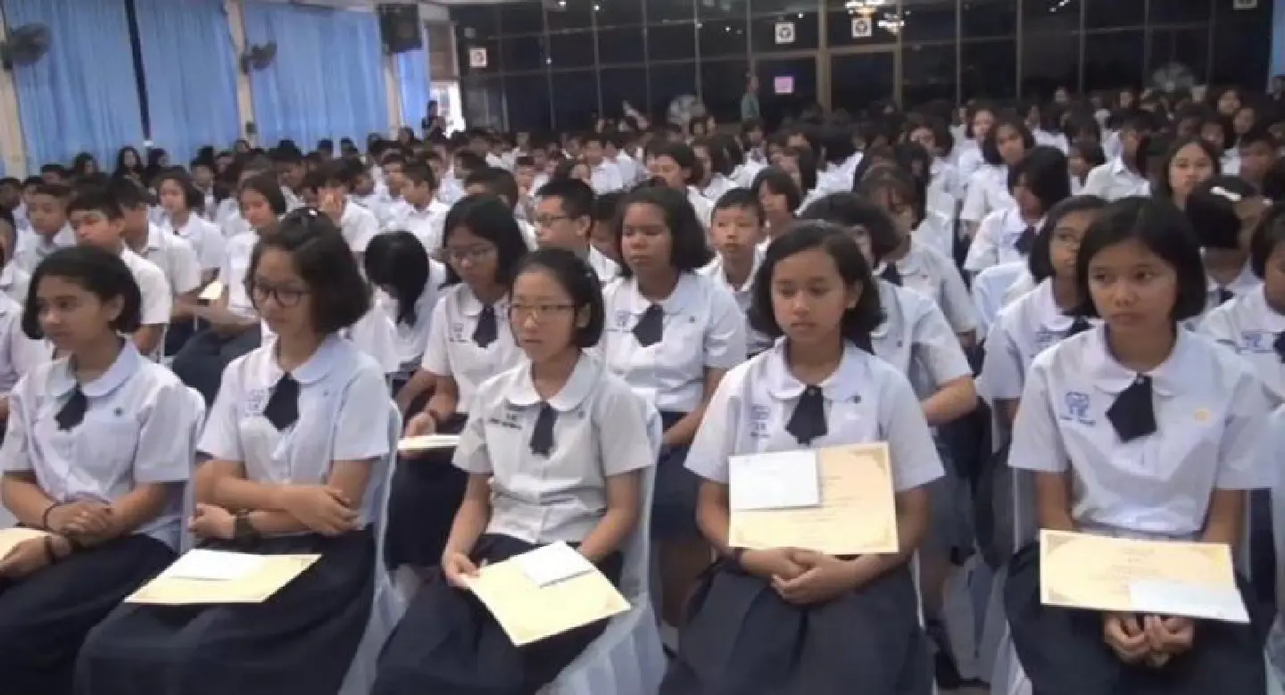 Prathom 1 entrance exams not good for children, poll finds