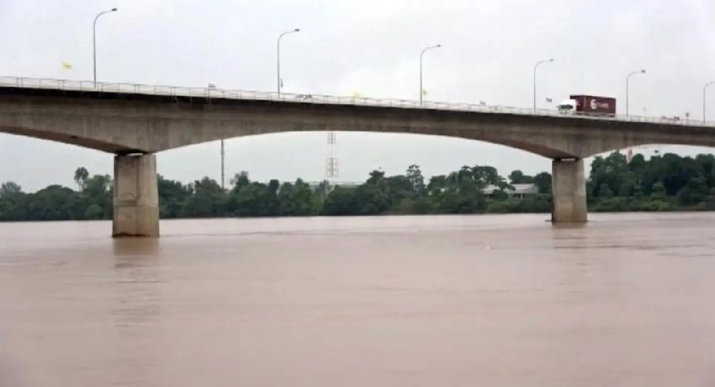 Mekong River levels drop but floodwaters fail to drain from Nong Khai district Mekong River levels drop but floodwaters fail to drain from Nong Khai district