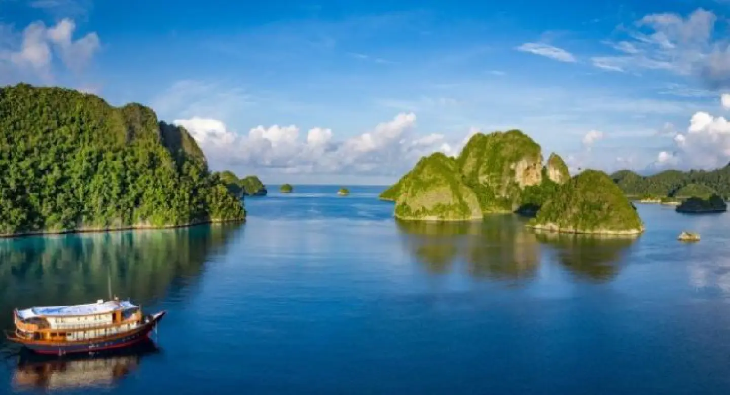 Plan your own luxury yacht odyssey Plan your own luxury yacht odyssey