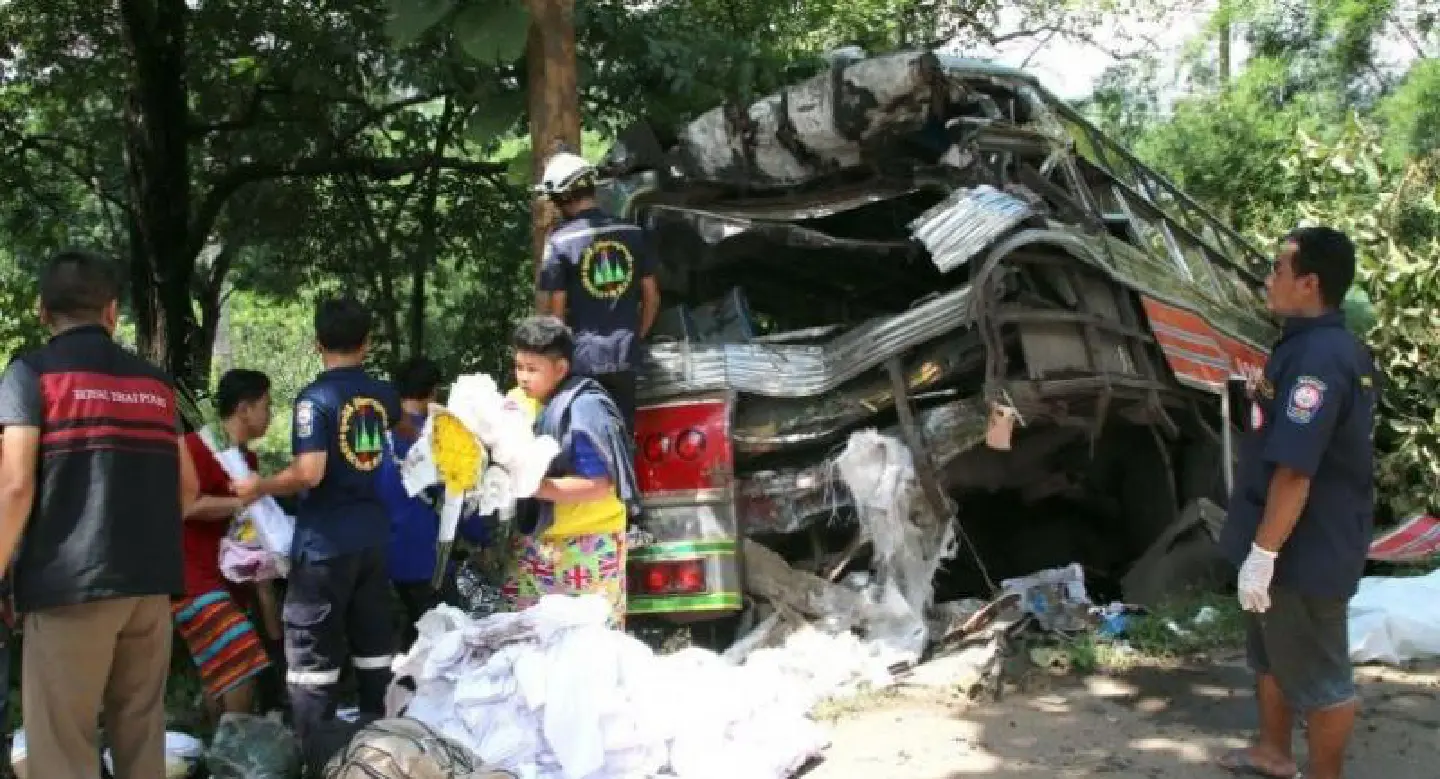 Myanmar woman killed, 22 injured in bus crash in Kanchanaburi Myanmar woman killed, 22 injured in bus crash in Kanchanaburi