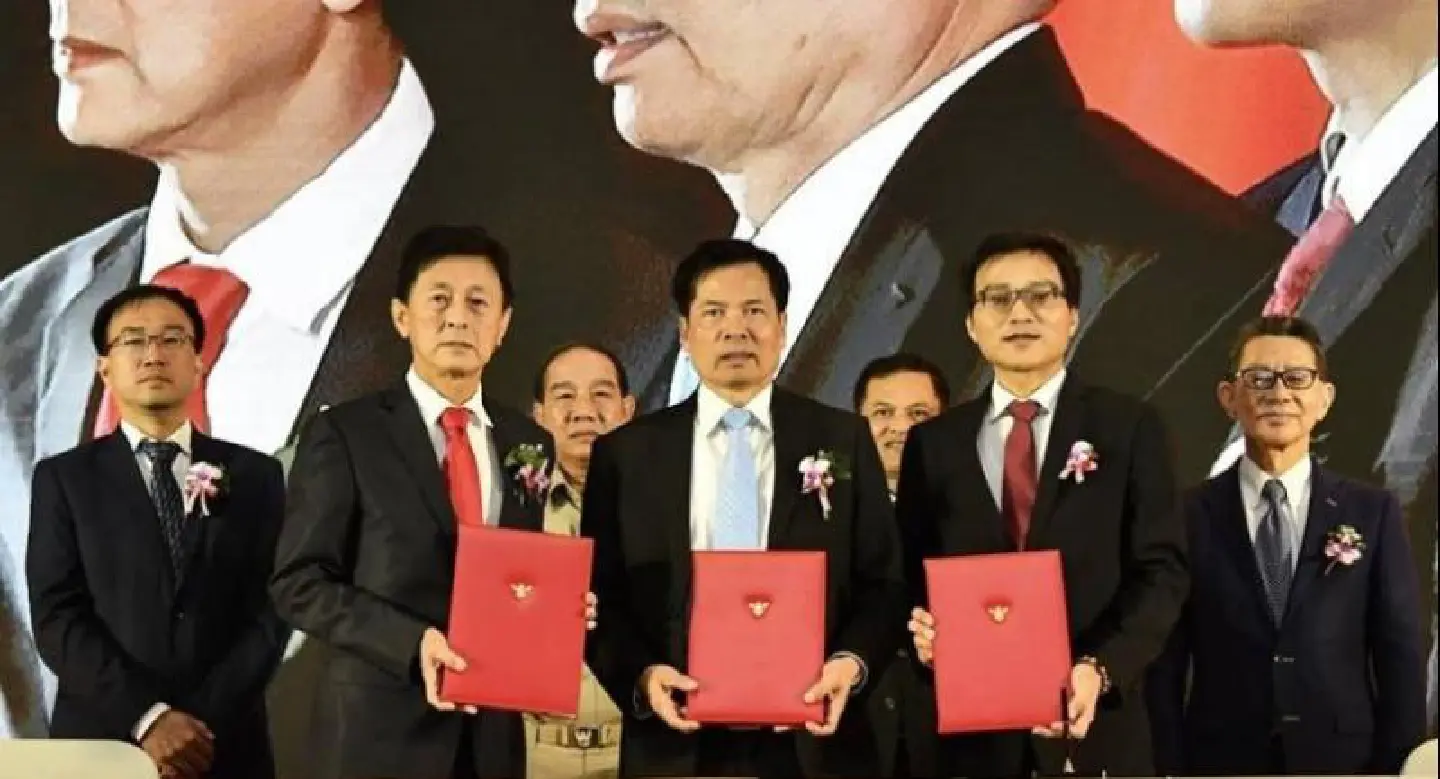 Tech giants sign deal on vocational education Tech giants sign deal on vocational education