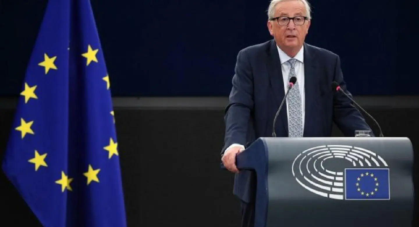 Juncker urges EU to take stronger world role Juncker urges EU to take stronger world role