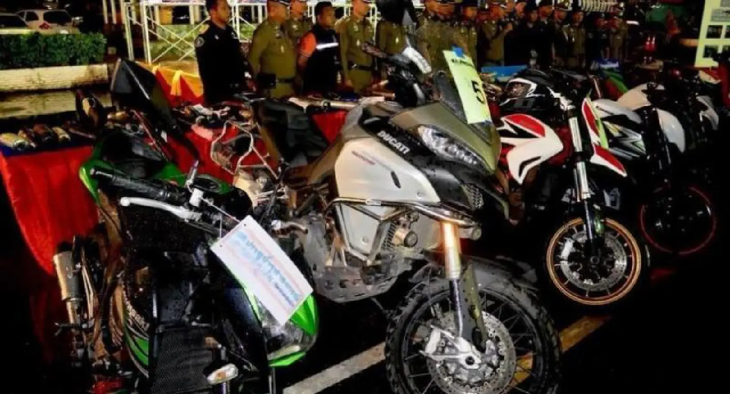 155 motorcyclists in Pathum Thani arrested for modifying bikes for racing 155 motorcyclists in Pathum Thani arrested for modifying bikes for racing