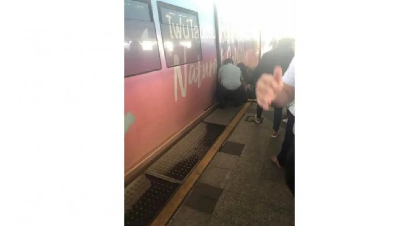 Woman faints, briefly disrupts services at Morchit station