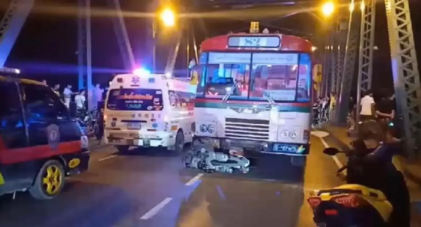 Student actor slams into fellow motorcyclist, both killed Student actor slams into fellow motorcyclist, both killed