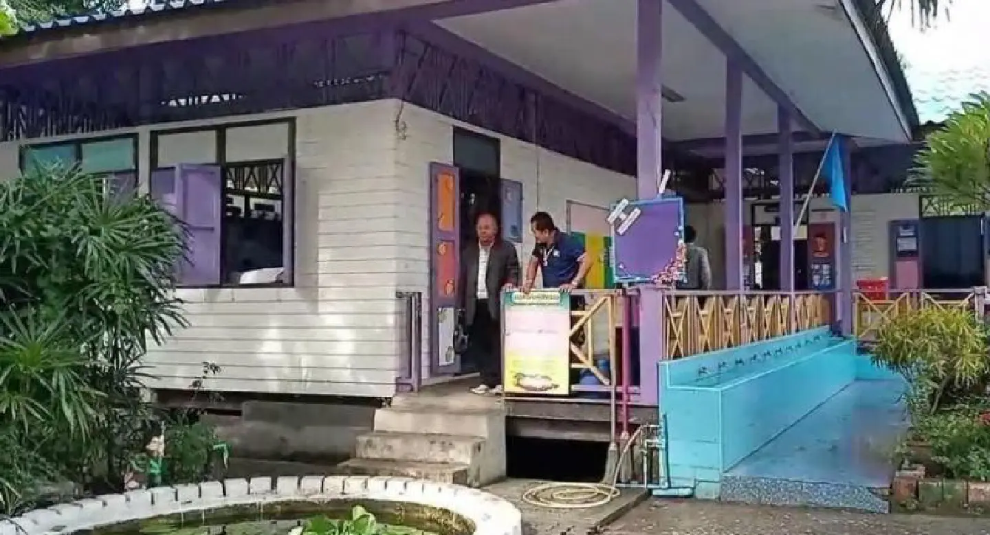 Teacher fired after kindergarten student raped at toilet Teacher fired after kindergarten student raped at toilet