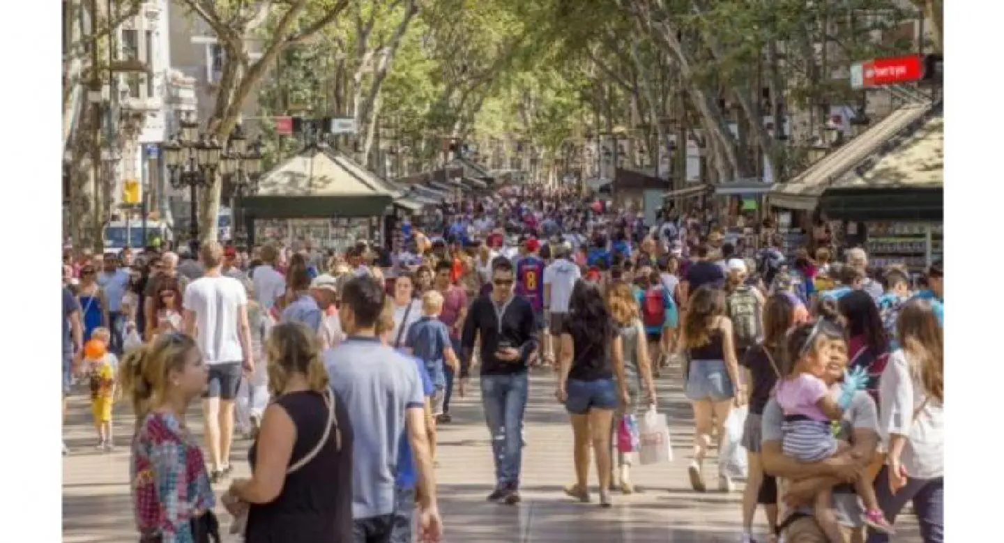 UN releases report on how to curb 'overtourism' UN releases report on how to curb 'overtourism'