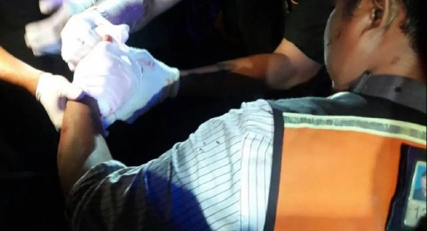 Drunk man loses left hand as freight train runs over him in Bangkok Drunk man loses left hand as freight train runs over him in Bangkok