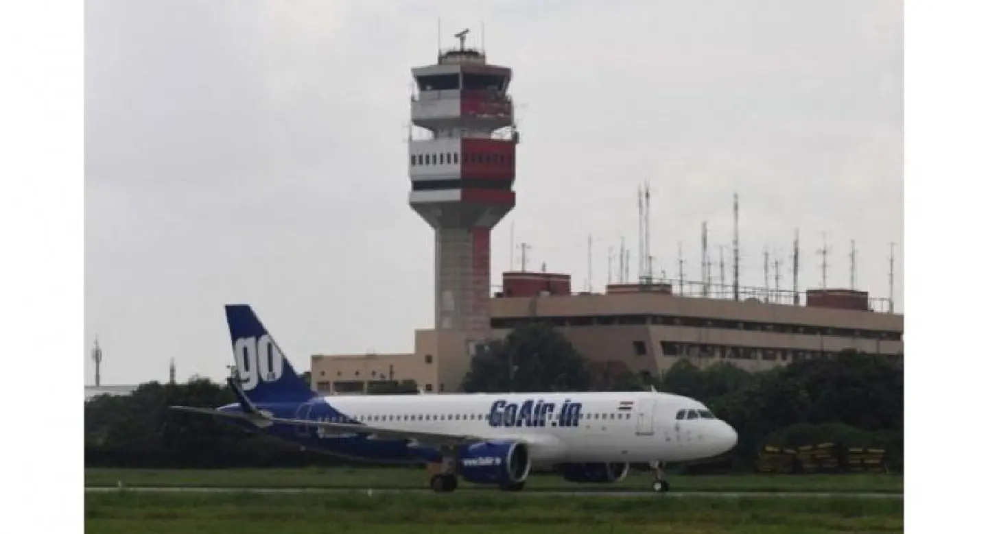 Mid-air emergency: First-time flyer mistakes exit door for toilet