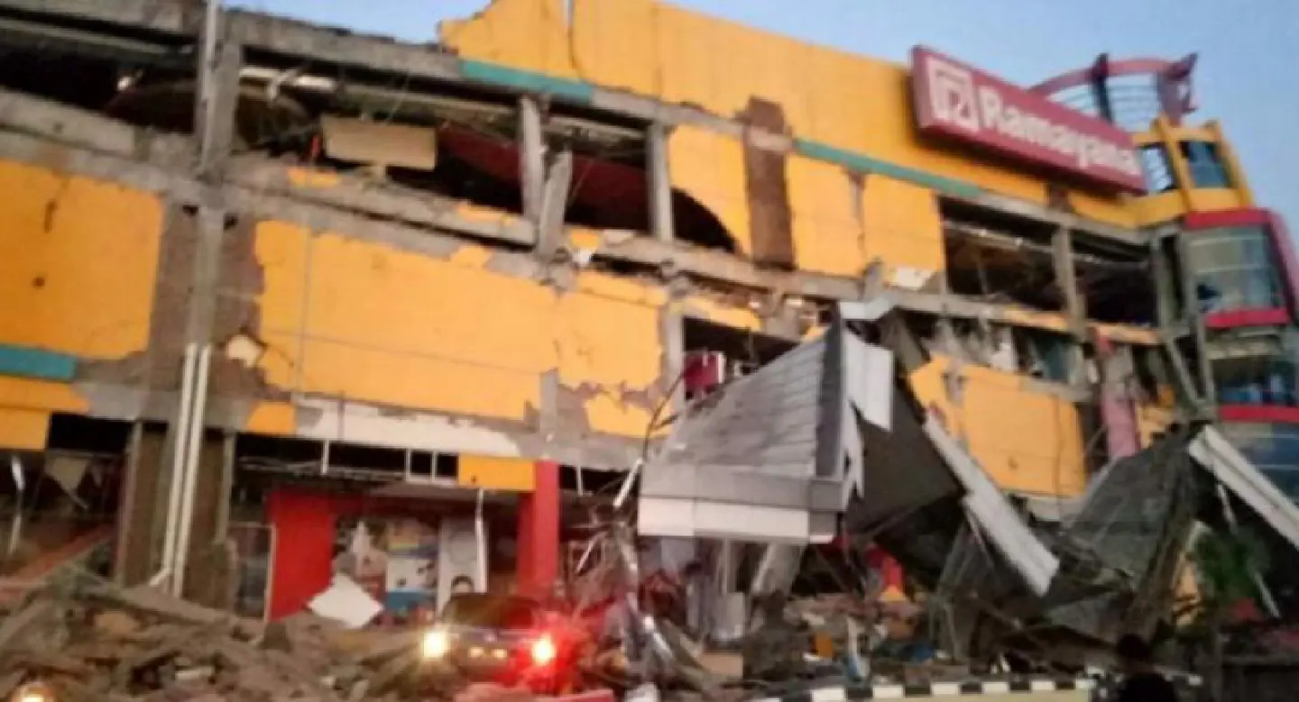 Powerful quake rocks Indonesia, 'many' buildings collapse