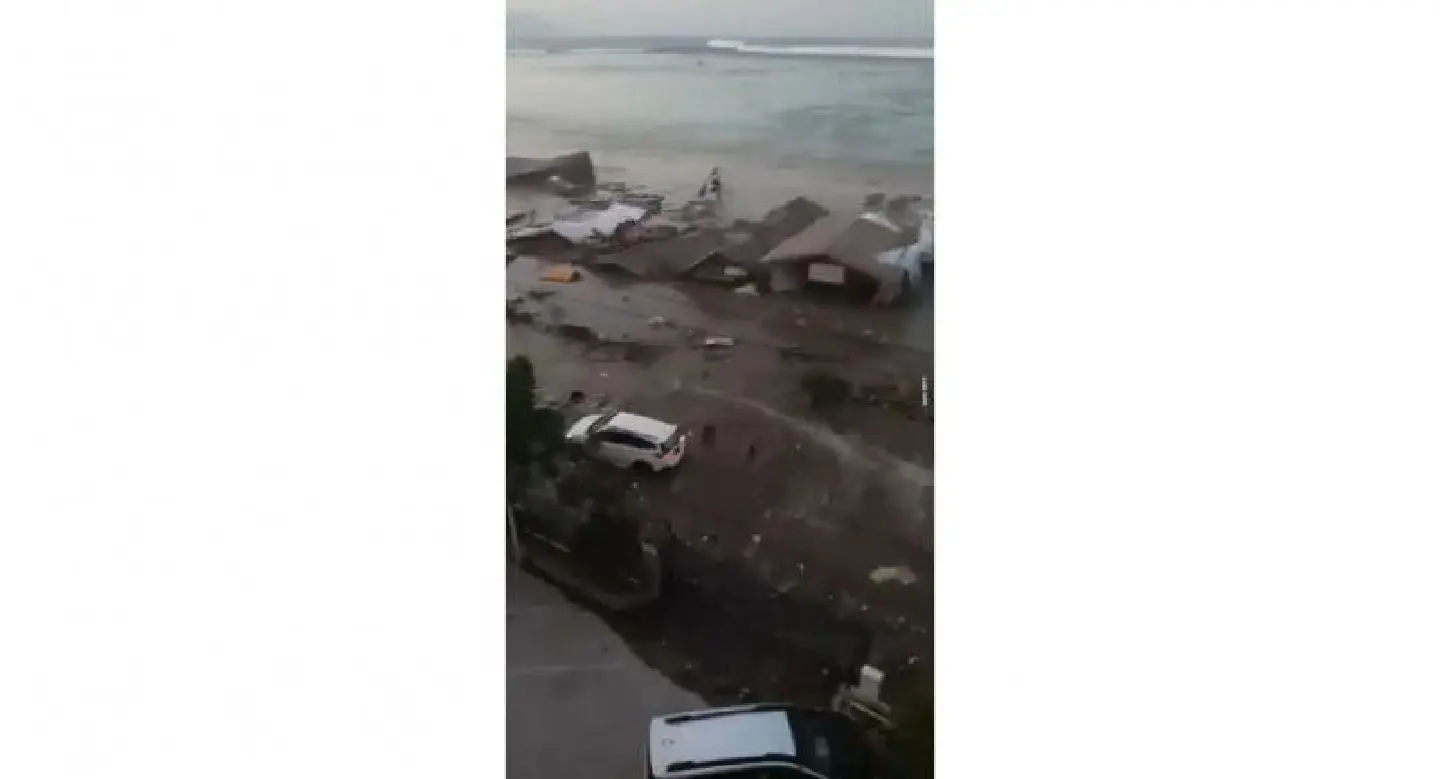 Video shows tsunami hitting Palu after 7.7-magnitude quake