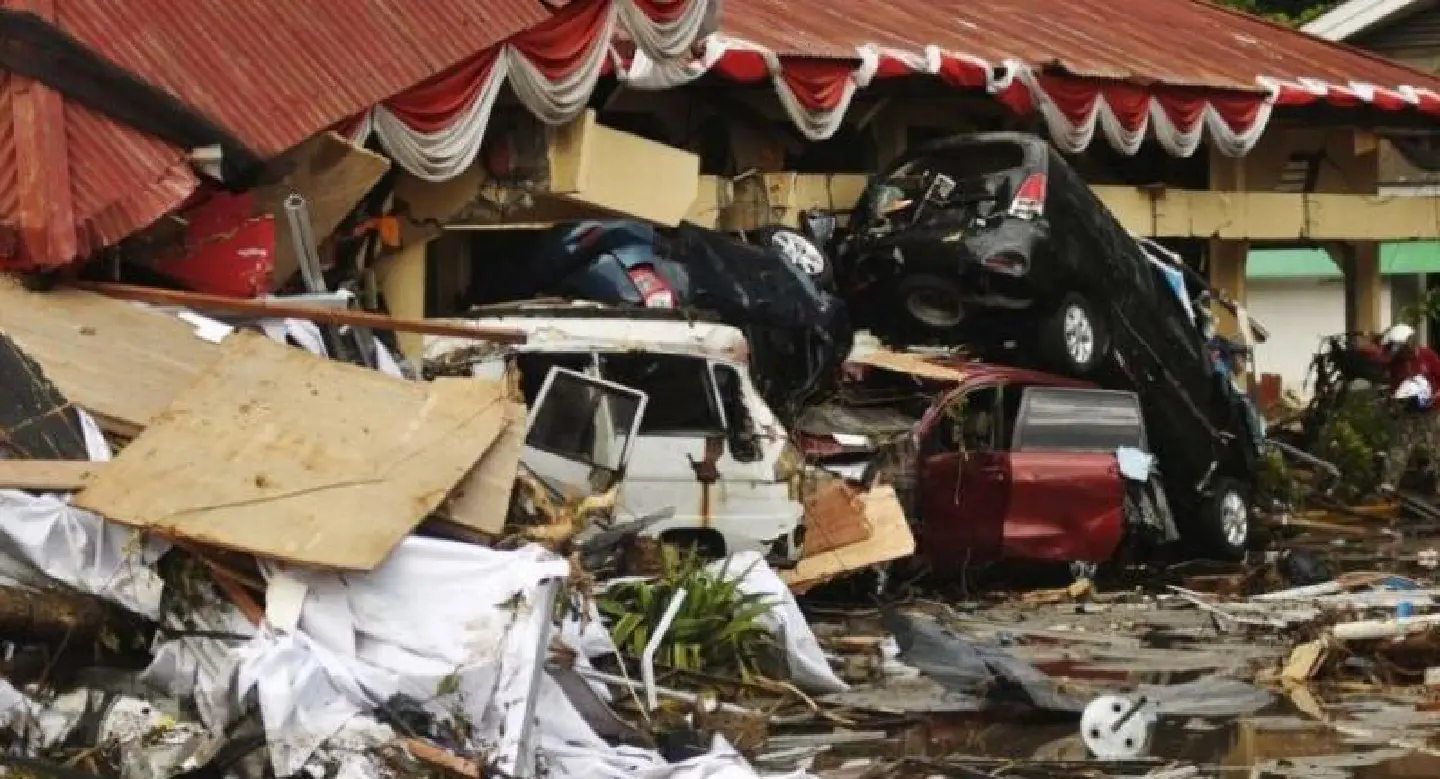1,400 Palu evacuees arrive in Makassar