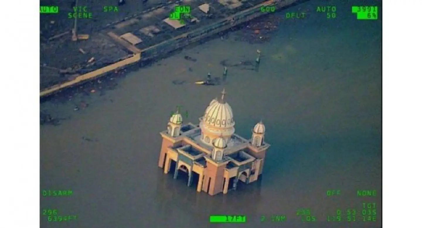 C. Sulawesi tsunami alert not revoked early: BMKG C. Sulawesi tsunami alert not revoked early: BMKG