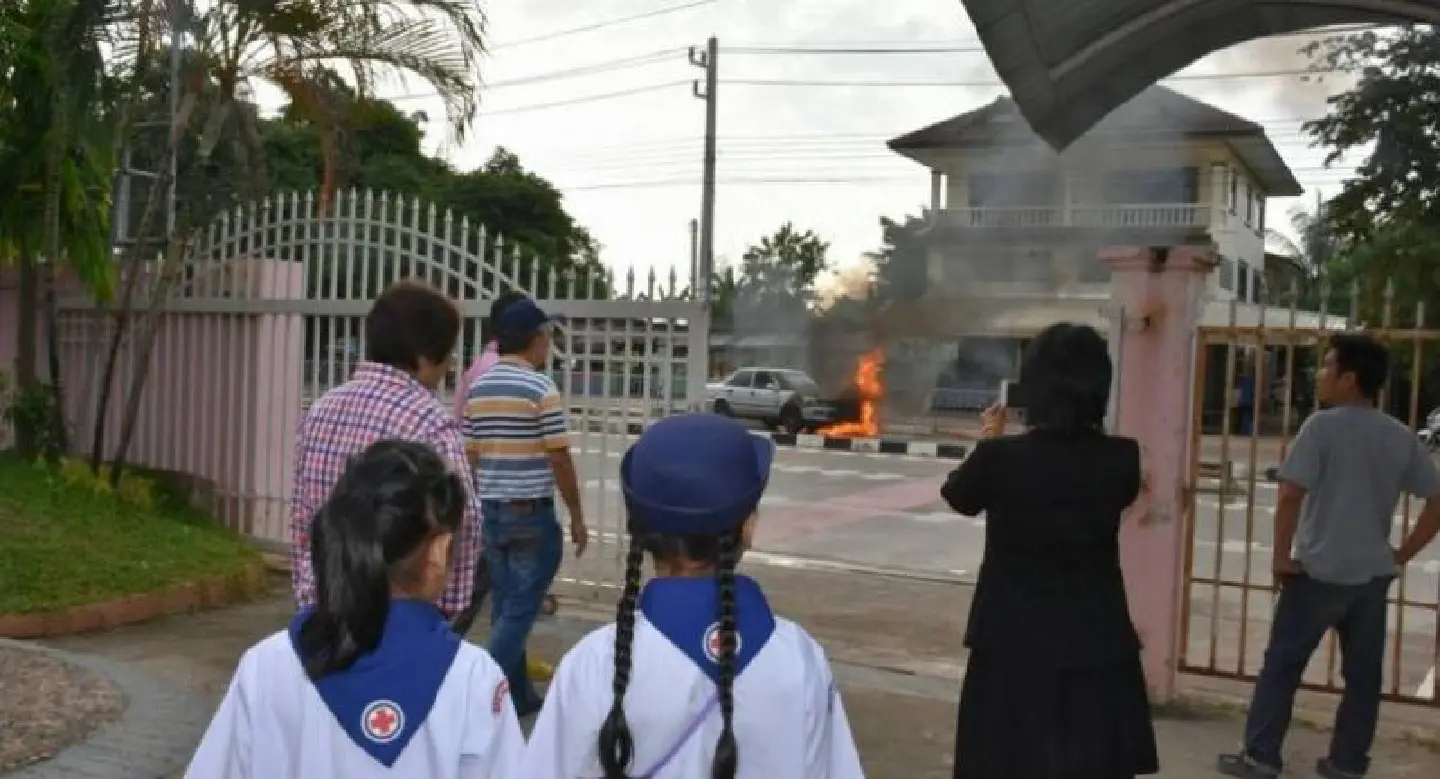 Dad smells petrol, gets kids out of car before fire erupts Dad smells petrol, gets kids out of car before fire erupts