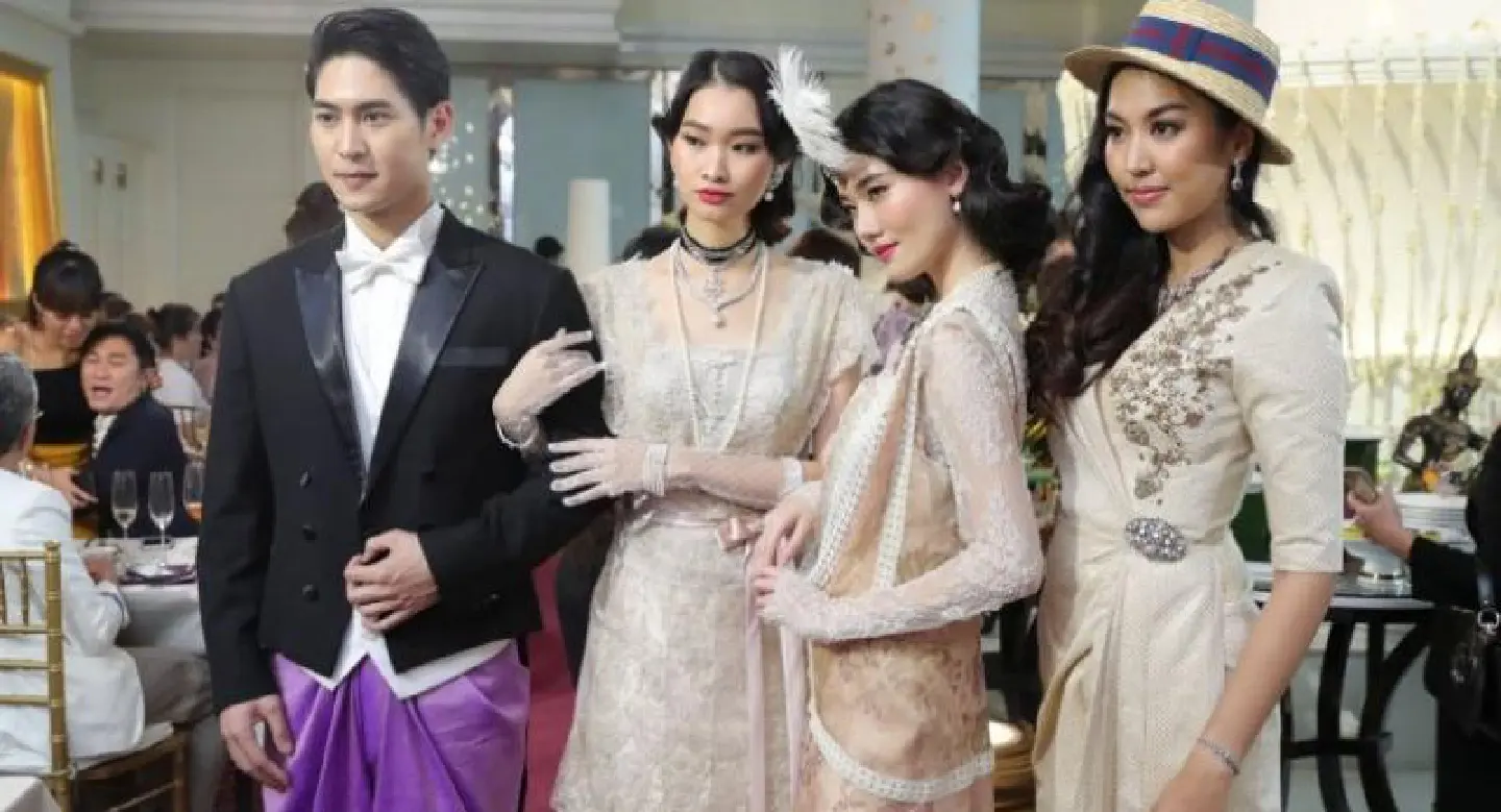 A pageant of royal attire