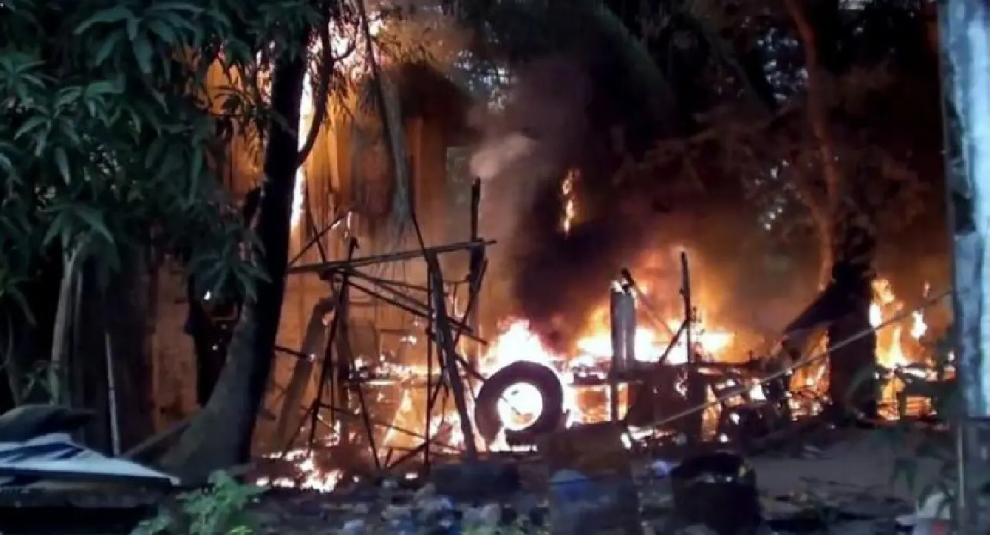Fire destroys workers' house in Yasothon Fire destroys workers' house in Yasothon