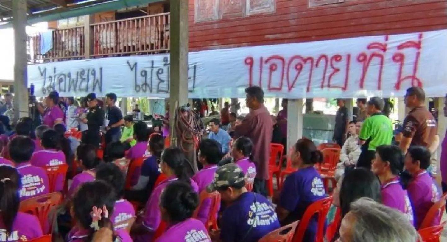 Wary NCPO steps in to ease land dispute Wary NCPO steps in to ease land dispute