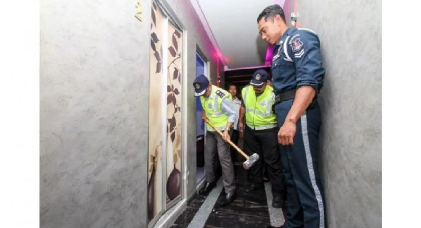 Six massage parlours in KL offering sex services raided Six massage parlours in KL offering sex services raided