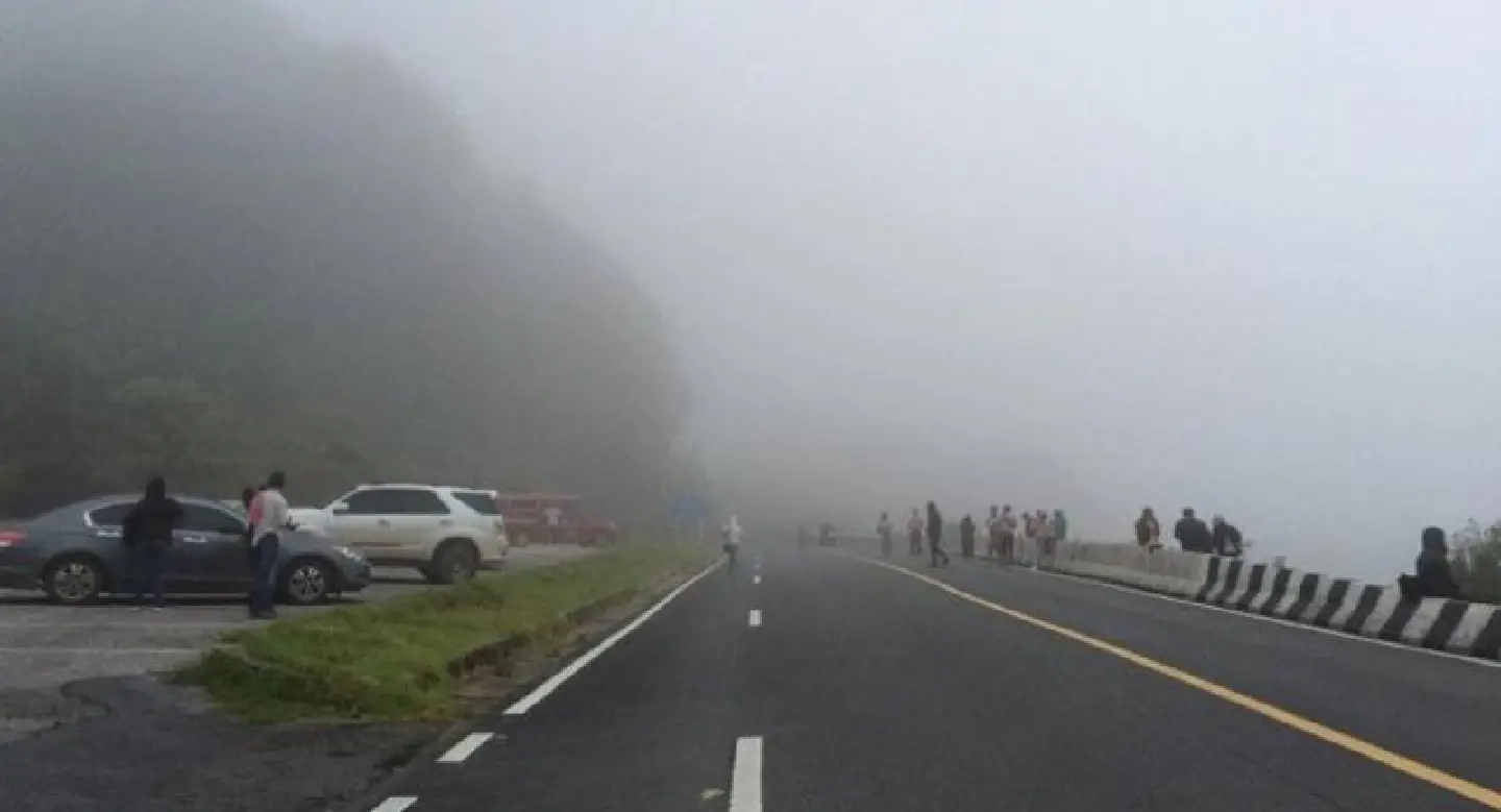 Doi Inthanon finally edges towards first frost of the winter Doi Inthanon finally edges towards first frost of the winter