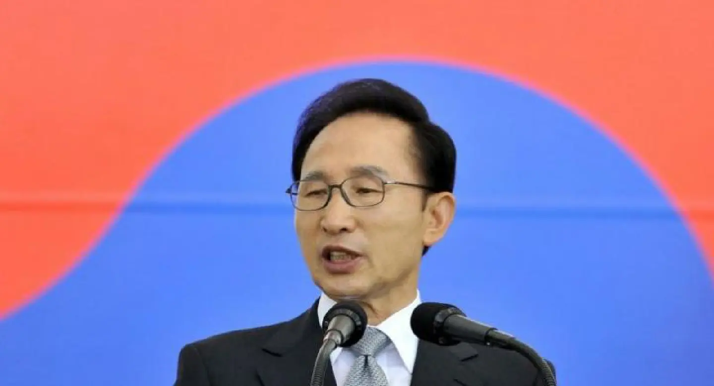 Lee Myung-bak sentenced to 15 years in prison for corruption Lee Myung-bak sentenced to 15 years in prison for corruption