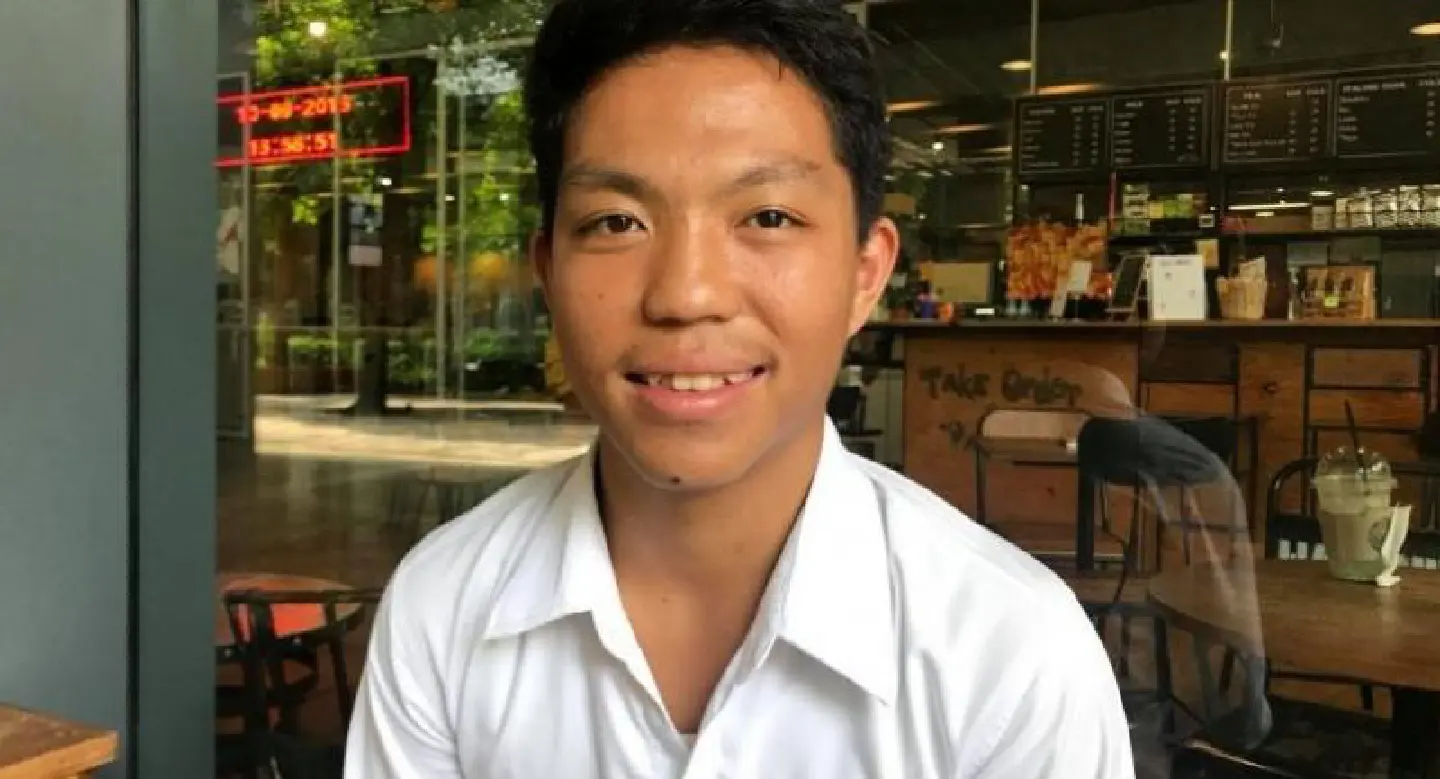 Paper aeroplane champ Mong Thongdee gets Thai citizenship at last Paper aeroplane champ Mong Thongdee gets Thai citizenship at last