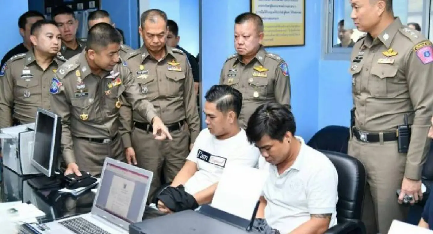 Two Vietnamese men arrested for allegedly pickpocketing German tourist in Bangkok mall