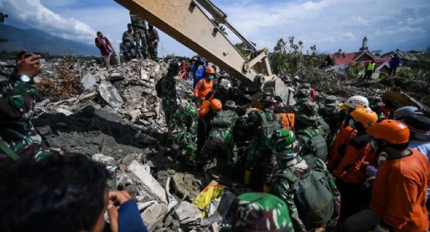 'We just find bodies': quake survivor hopes turn to search for dead 'We just find bodies': quake survivor hopes turn to search for dead