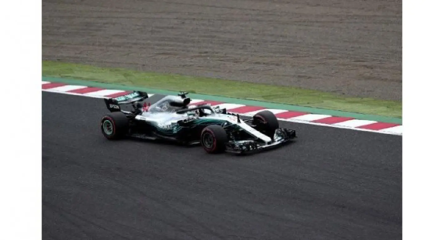 Hamilton romps to Japan pole as Vettel suffers horror show Hamilton romps to Japan pole as Vettel suffers horror show