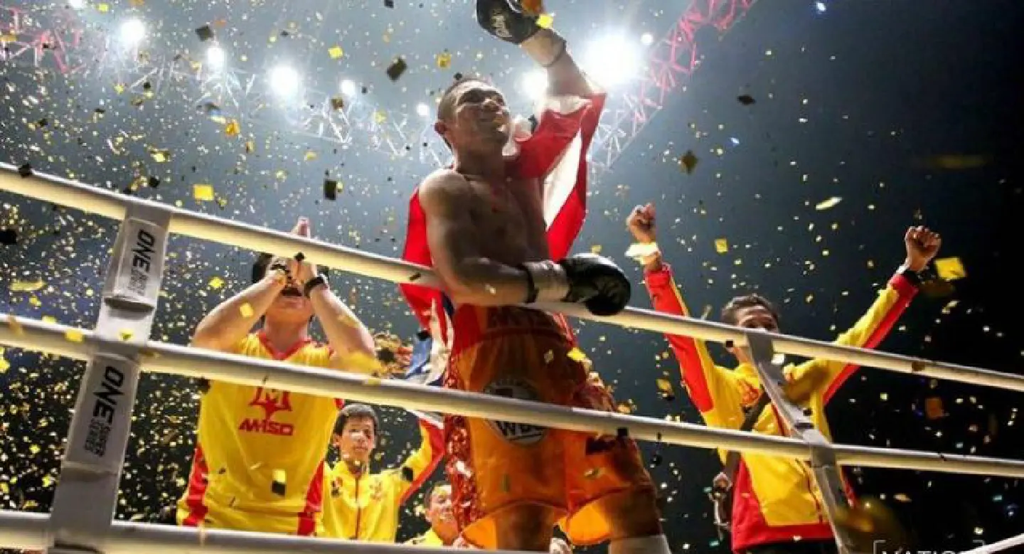Srisaket outpoints stubborn Mexican to keep world title