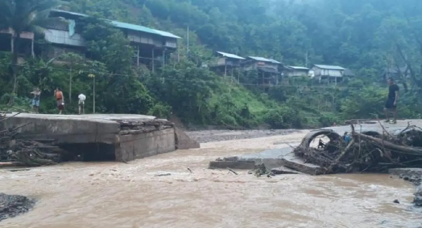 Flood sweeps away key bridge in Mae Hong Son