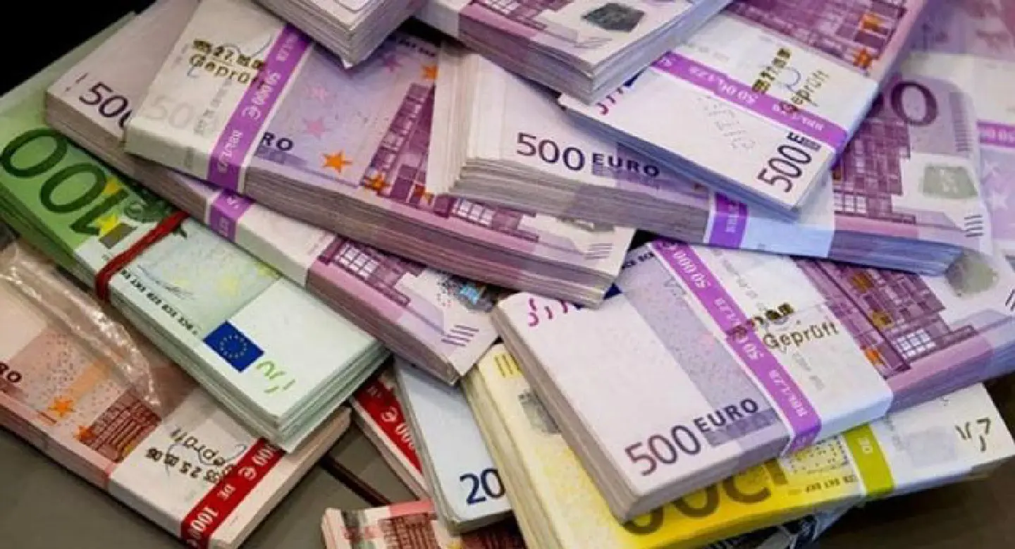 Bt21m of hidden cash confiscated while AMLO awaits proof of origin