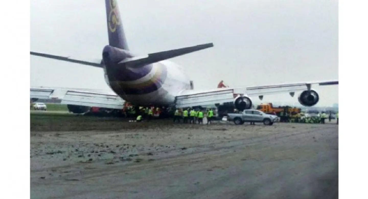 THAI ‘jumbo’ flight TG 679 skids off Suvarnabhumi runway while landing