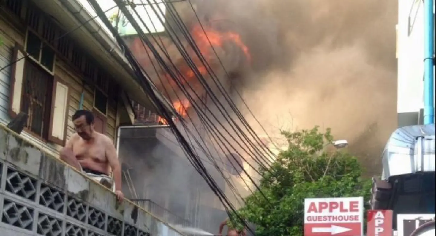 Foreigner, two Thais injured in Bangkok guesthouse fire Foreigner, two Thais injured in Bangkok guesthouse fire