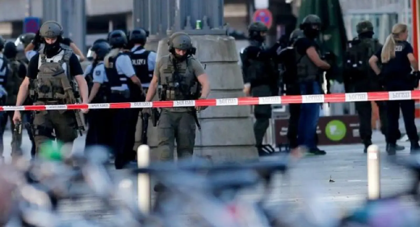 German police seize Cologne hostage-taker German police seize Cologne hostage-taker