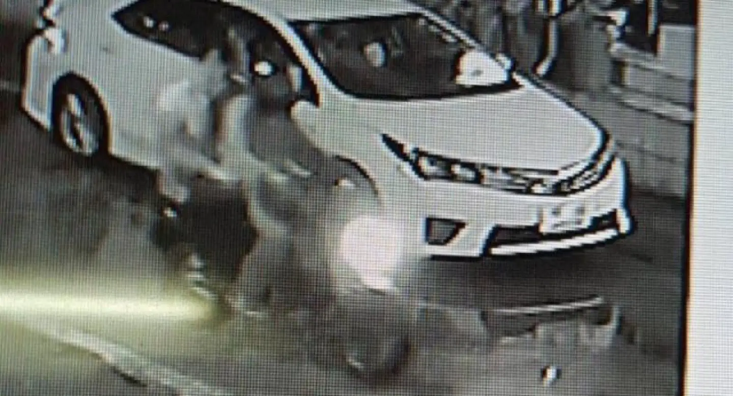 Bystanders help nab suspected serial robbers in Bangkok as victim fights back Bystanders help nab suspected serial robbers in Bangkok as victim fights back