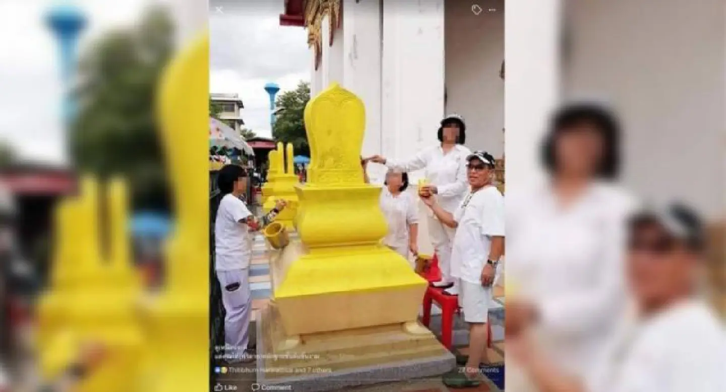 Volunteer temple restorers ignite storm over Ayutthaya sema painting Volunteer temple restorers ignite storm over Ayutthaya sema painting