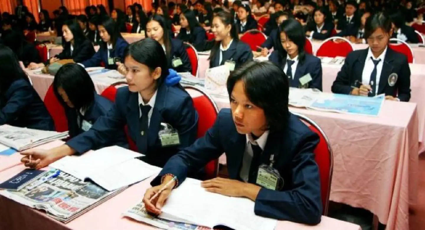 Rajabhat teacher degree to be cut back to 4 years Rajabhat teacher degree to be cut back to 4 years