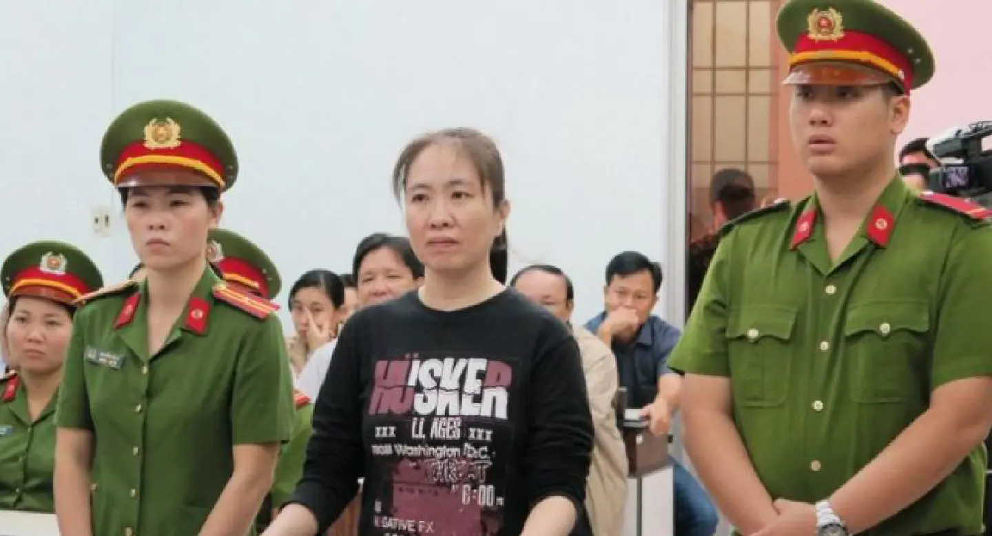 Freed Vietnam blogger 'Mother Mushroom' arrives in US Freed Vietnam blogger 'Mother Mushroom' arrives in US