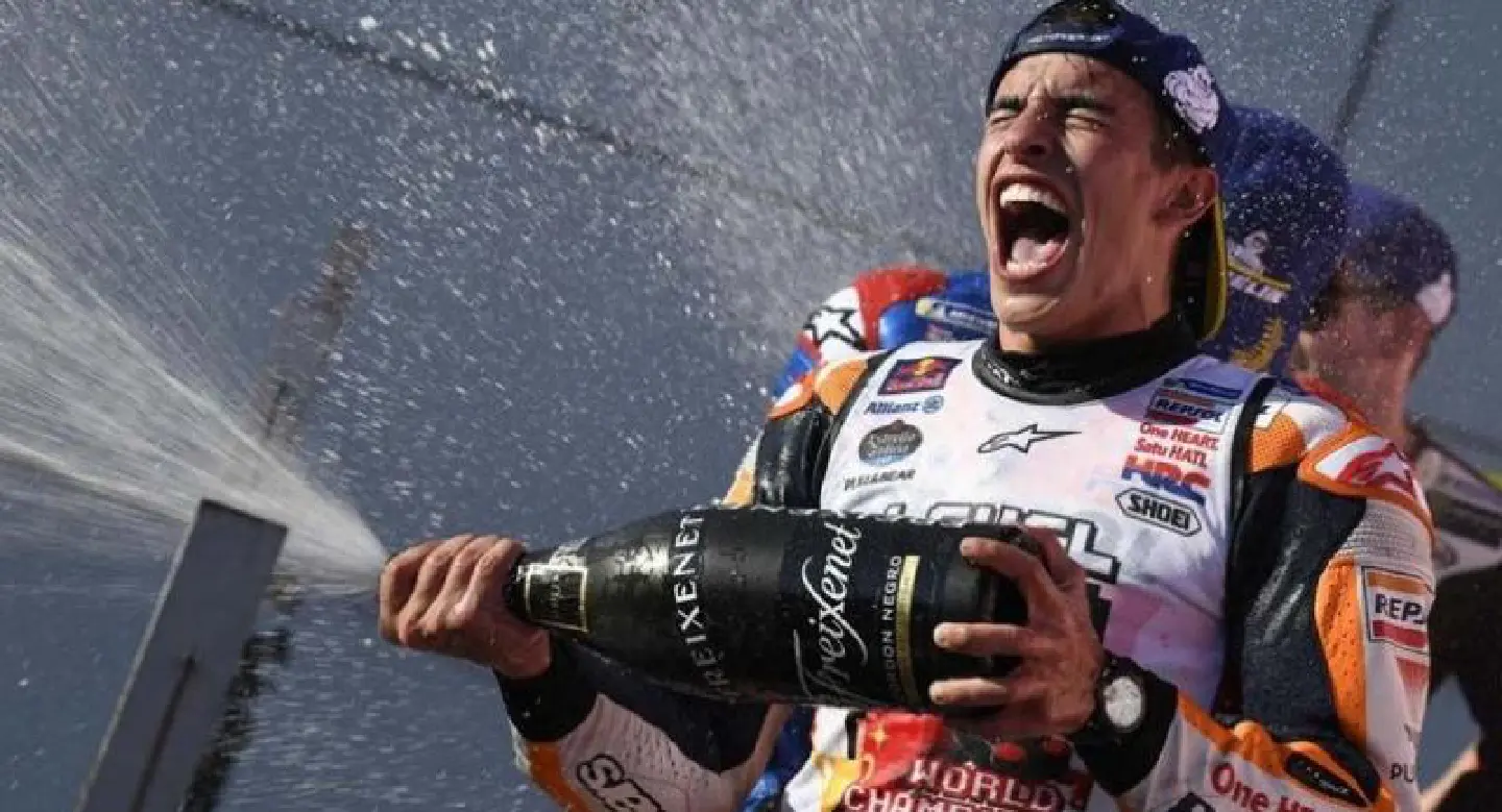 Honda's Marquez romps to fifth MotoGP title as Dovizioso crashes Honda's Marquez romps to fifth MotoGP title as Dovizioso crashes