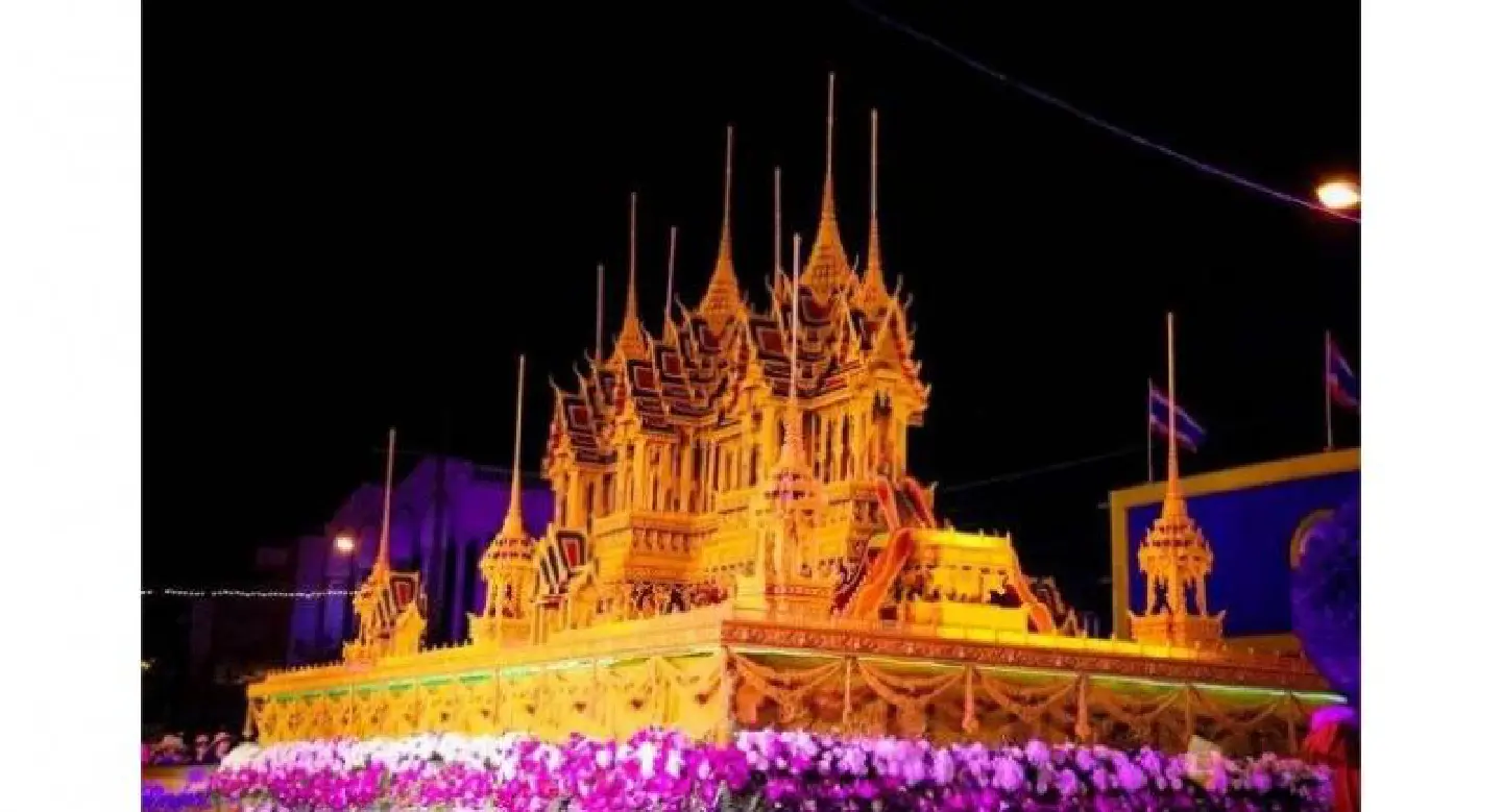 Amazing castles made of wax