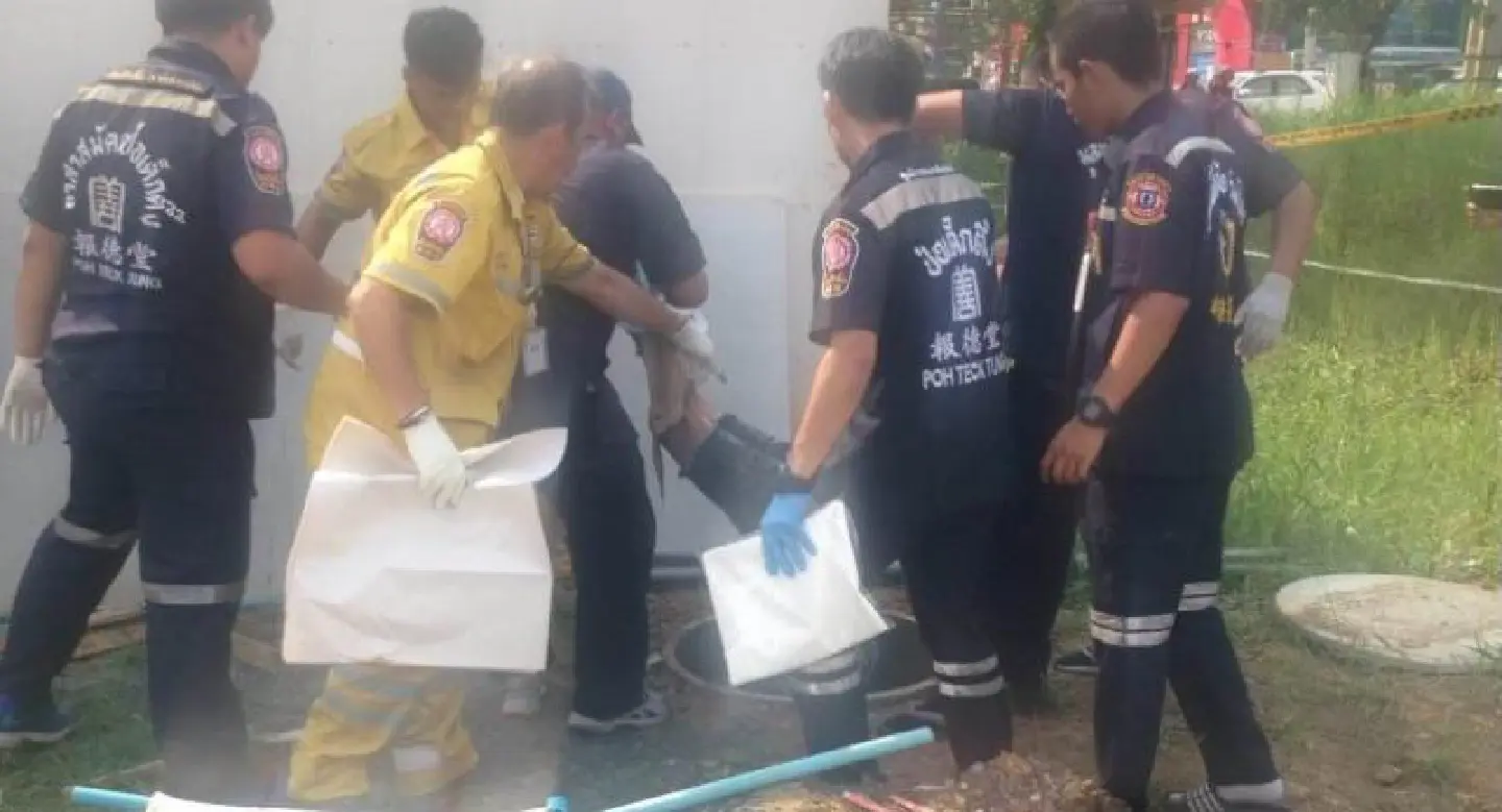 Dead customer found in septic tank as shop owner vanishes Dead customer found in septic tank as shop owner vanishes
