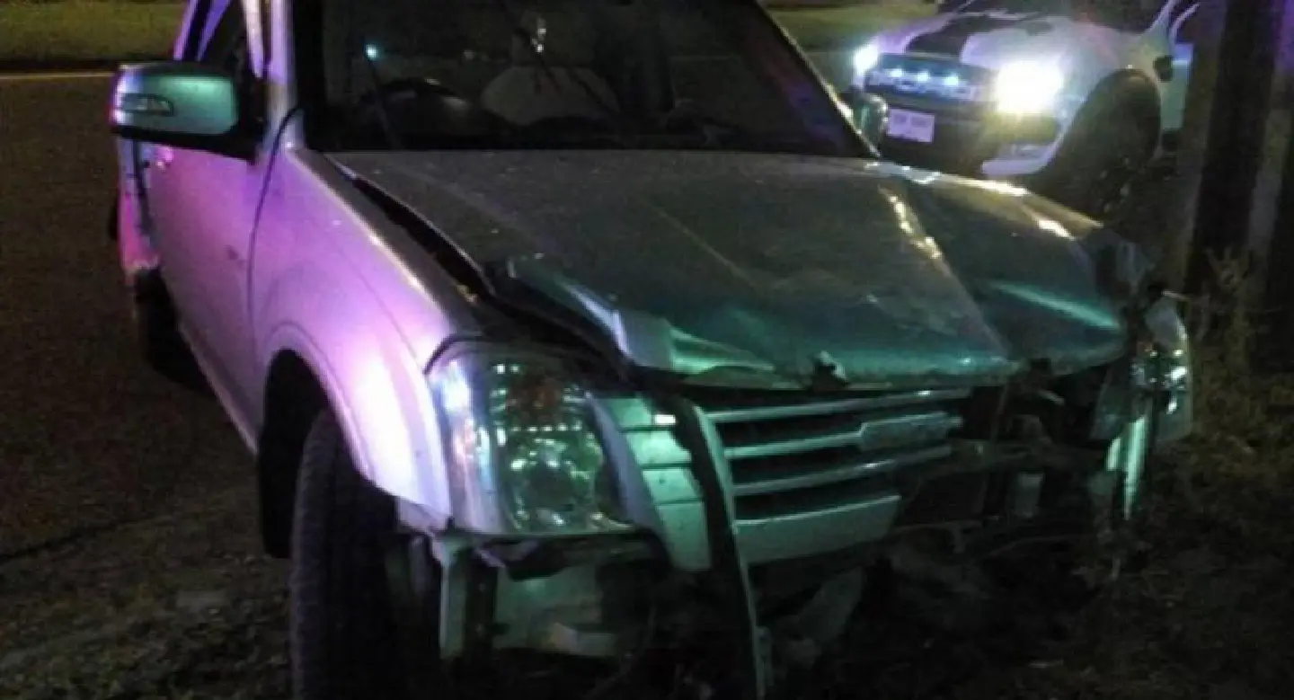 Driver survives Phuket speed-sign crash Driver survives Phuket speed-sign crash