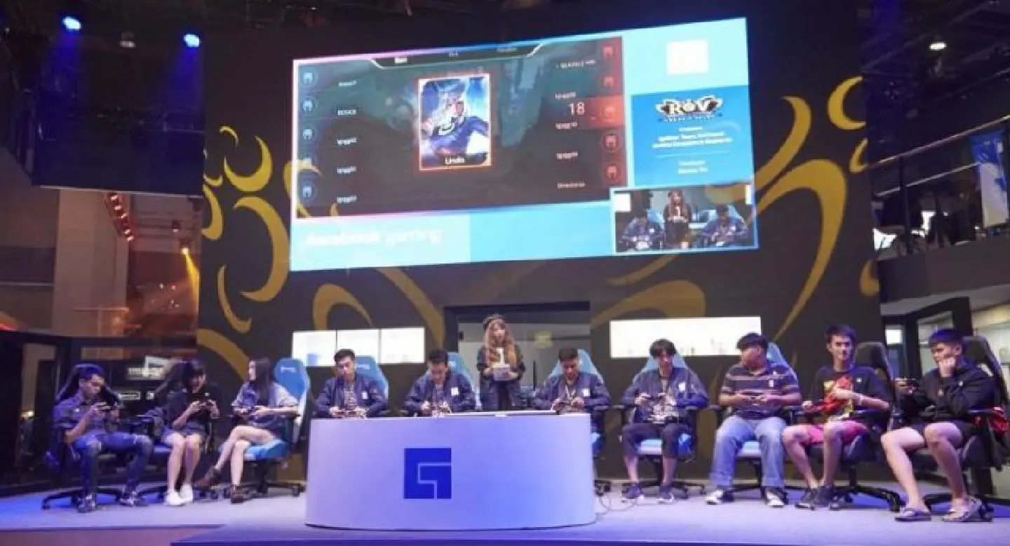 Facebook joins the fray at game show Facebook joins the fray at game show