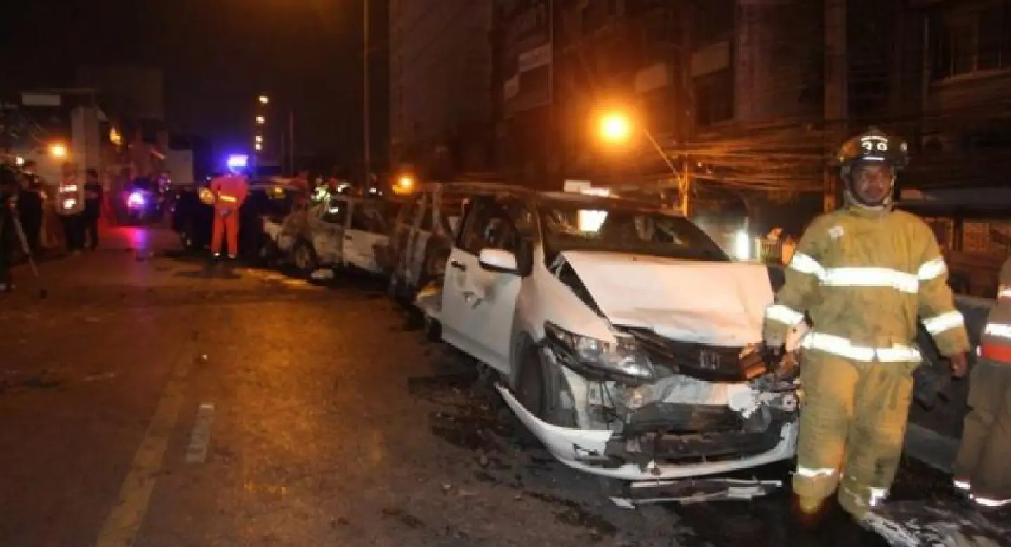 Three injured in 12-vehicle pile-up in Bangkok Three injured in 12-vehicle pile-up in Bangkok